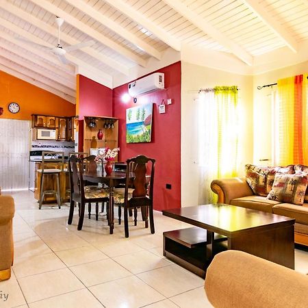 Ocho Rios Emerald 2 Bed 10 Mins Ocho Rios 24Hrs Hot Water Wi Fi Exterior foto